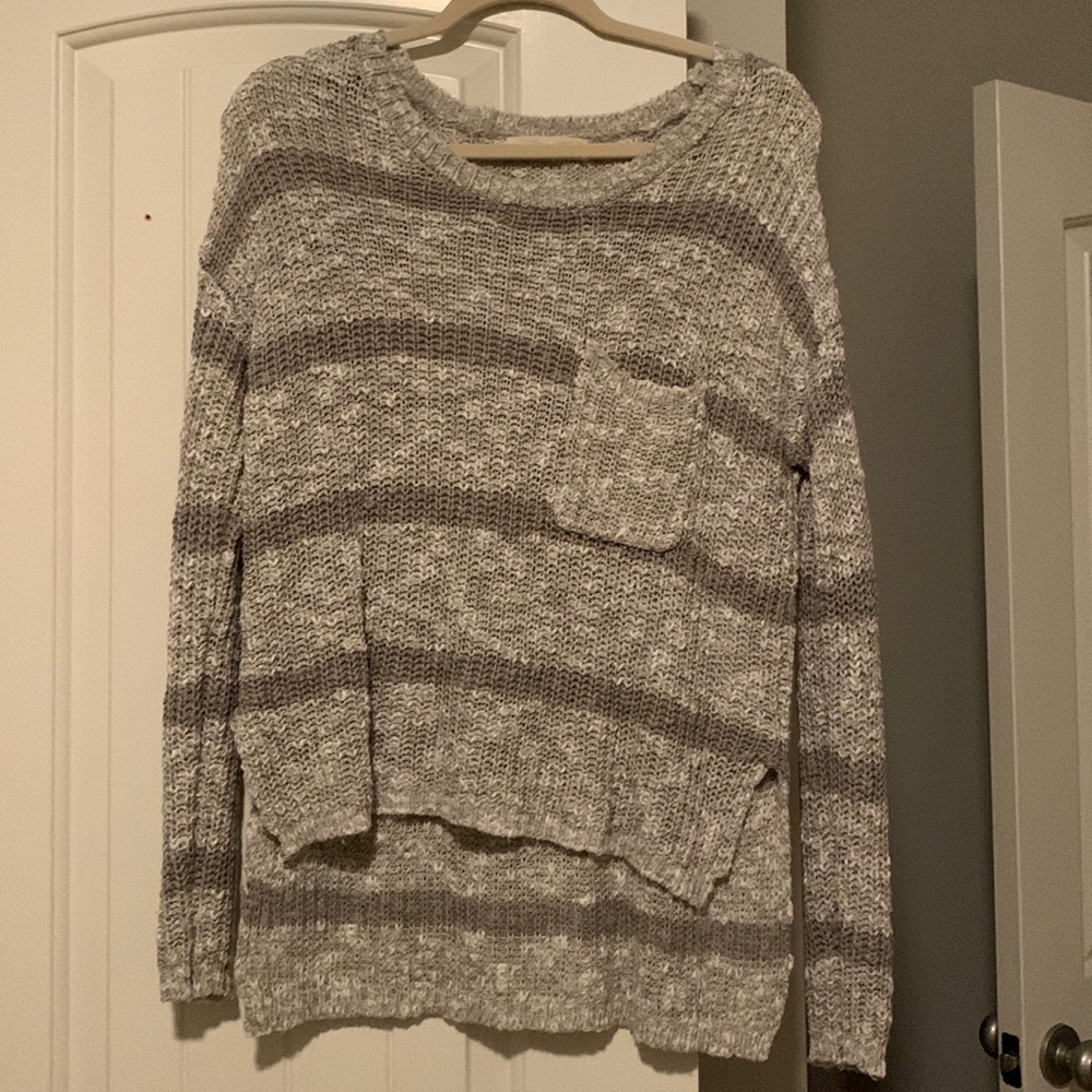 Long sleeve gray stripped sweater